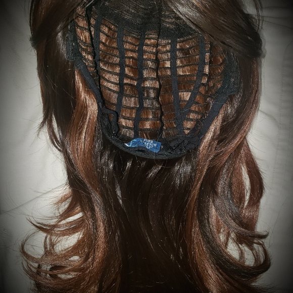 BRAND NEW WOMANS BROWN WIG - Picture 5 of 7